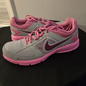 Nike Women’s Air Relentless 3 Running Shoes Pink/Gray Color -Size 8.5